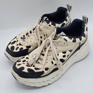 UGG CA805 X LOW ATMOS 1113310  Dalmatian women's Size 9.5